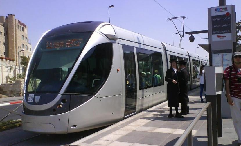 Judaization Jerusalem and linking settlements by Jerusalem Light Rail ...